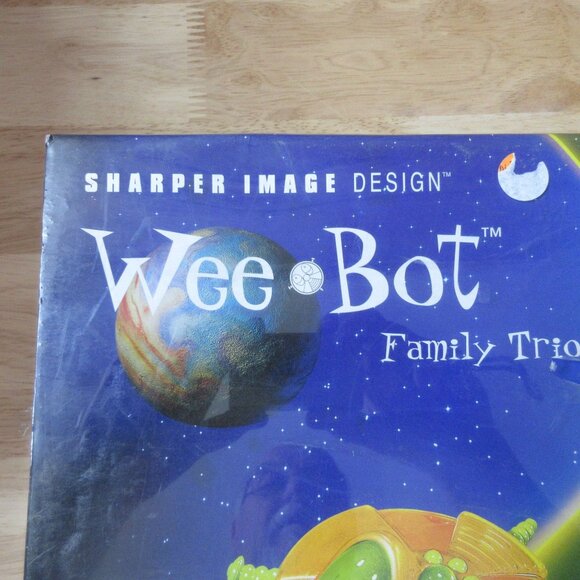 Sharper Image Design WEE BOT Family Trio 3 Robots - Wireless Translator - SEALED - Picture 3 of 9